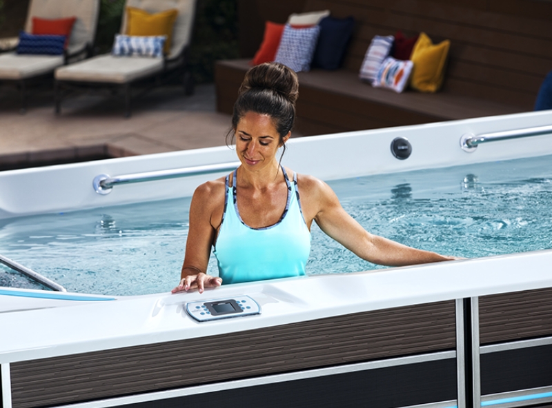 Swim spa heat and temperature settings